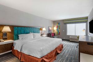 Postel nebo postele na pokoji v ubytování Hampton Inn Fort Collins