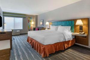 Postel nebo postele na pokoji v ubytování Hampton Inn Fort Collins