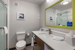Koupelna v ubytování Hampton Inn Fort Collins