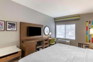 Postel nebo postele na pokoji v ubytování Hampton Inn Fort Collins