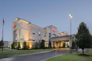 a rendering of the front of a hotel at Hampton Inn Siloam Springs in Siloam Springs