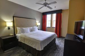 Postel nebo postele na pokoji v ubytování Homewood Suites by Hilton- Longview