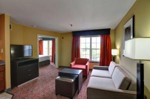 TV a/nebo společenská místnost v ubytování Homewood Suites by Hilton- Longview