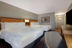Hampton Inn & Suites by Hilton in Hot Springs, Arkansas客房内的一张或多张床位