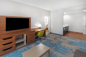 TV a/nebo společenská místnost v ubytování Hampton Inn and Suites Houston Heights I-10