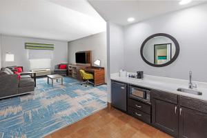 Posezení v ubytování Hampton Inn and Suites Houston Heights I-10