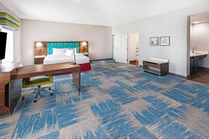 Postel nebo postele na pokoji v ubytování Hampton Inn and Suites Houston Heights I-10