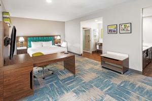 Postel nebo postele na pokoji v ubytování Hampton Inn and Suites Houston Heights I-10