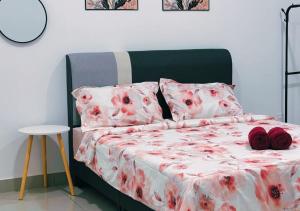 Voodi või voodid majutusasutuse MaisonStay, Iconia Residence JB toas