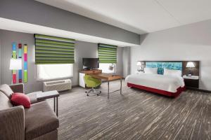 מיטה או מיטות בחדר ב-Hampton Inn & Suites Houston-Bush Intercontinental Airport