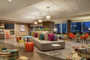 Home2 Suites By Hilton Frederick的休息区