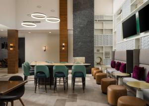 Ruang duduk di Homewood Suites By Hilton Jackson Fondren Medical District