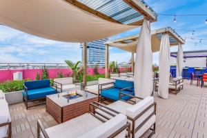 Balkón nebo terasa v ubytování SERENA Hotel Aventura Miami, Tapestry Collection by Hilton