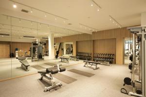 Das Fitnesscenter und/oder die Fitnesseinrichtungen in der Unterkunft Beyond Kata