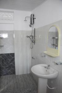 Ένα μπάνιο στο Villa Weligama Gedara +66 φωτογραφίες
