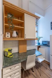 Ráday Corner Apartment tesisinde mutfak veya mini mutfak