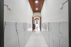 Fotografie z fotogalerie ubytování FabExpress Sai Lodging I - Nr Nashik Railway Station v destinaci Nášik + 20 fotografií