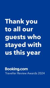 niebieskie tło ze słowami dziękujemy wszystkim gościom, którzy zatrzymali się u nas w obiekcie Chez Prabha Homestay w mieście Puducherry