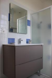 Ванна кімната в Gite Le petit roseau