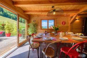 Φωτογραφία από το άλμπουμ του Chalets des Aravis Kitz et Buhel avec Jacuzzi 12 et 15 personnes σε Les Villards-sur-Thônes