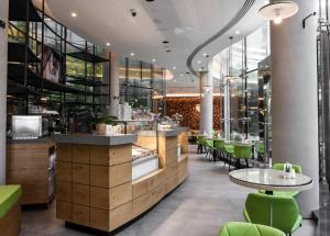 Restaurace v ubytování Al Khoory Sky Garden Hotel
