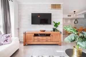 Gallery image of SpaciousApt-TopView-freeParking-PerfectForFamilies in Eilat