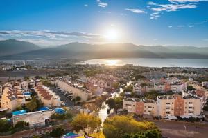Gallery image of SpaciousApt-TopView-freeParking-PerfectForFamilies in Eilat