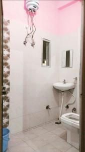 Vonios kambarys apgyvendinimo įstaigoje Premshi Guest House