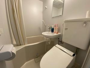 A bathroom at THE MOON Atami