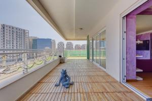 En balkong eller terrass på Seafront Apartment Sliema