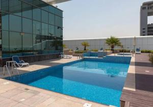 Gallery image of Cosmos Living Cozy Studio With Balcony in Dubai