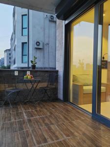 Luxurious Intimacy Hideaway - Self Check in的阳台或露台