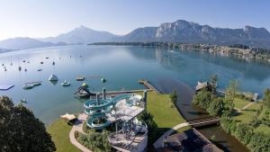 Peisaj natural din apropierea acestui hotel