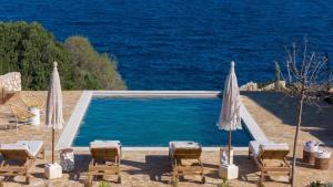 Fotografia z galérie ubytovania Outstanding Zakynthos Villa - Evilios villa - 3 Bedrooms - Breath-taking Views - Private Path to Sea v destinácii Agios Nikolaos