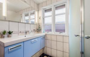 Koupelna v ubytování 3 Bedroom Amazing Home In Hvide Sande