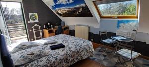 Posteľ alebo postele v izbe v ubytovaní Grande chambre SDB privée avec balcon