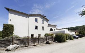 Afbeelding uit fotogalerij van Hotel du Lac Foix in Foix