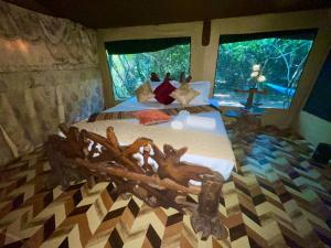 Postel nebo postele na pokoji v ubytování Yala Eco Bush Camp + 37 fotografií