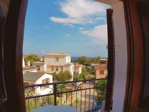 - Balcón con vistas a la ciudad en Flamingo Residence, en Santa Maria Navarrese