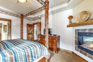 Ένα ή περισσότερα κρεβάτια σε δωμάτιο στο Eagle Crest Vista Rim Luxury