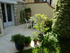 Vonkajšia záhrada v ubytovaní Gite aux Minimes - Au jardin des alouettes
