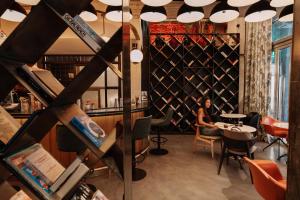 Area soggiorno di Dave Red Athens, a member of Brown Hotels