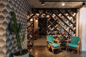Area soggiorno di Dave Red Athens, a member of Brown Hotels