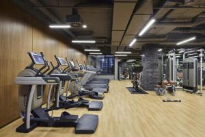 Fitness centrum a/nebo fitness zařízení v ubytování TITANIC Gendarmenmarkt Berlin