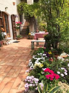 A garden outside Agriturismo Ca' Poldo