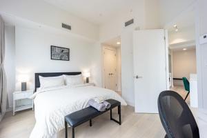 Imagen de la galería de AAA Location & Spacious 1 Bedroom with Panoramic View on the City, en Montreal 17 fotos más