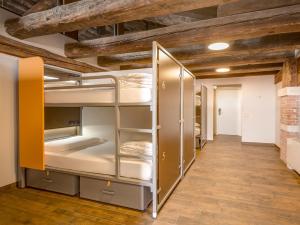A bed or beds in a room at Generator Venice