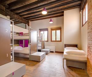 A bed or beds in a room at Generator Venice
