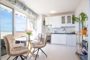 Kuchyňa alebo kuchynka v ubytovaní Great view apartment + 21 fotografií
