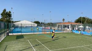 Tennis- og/eller squashfaciliteter på Casavacanzekastalia eller i nærheden